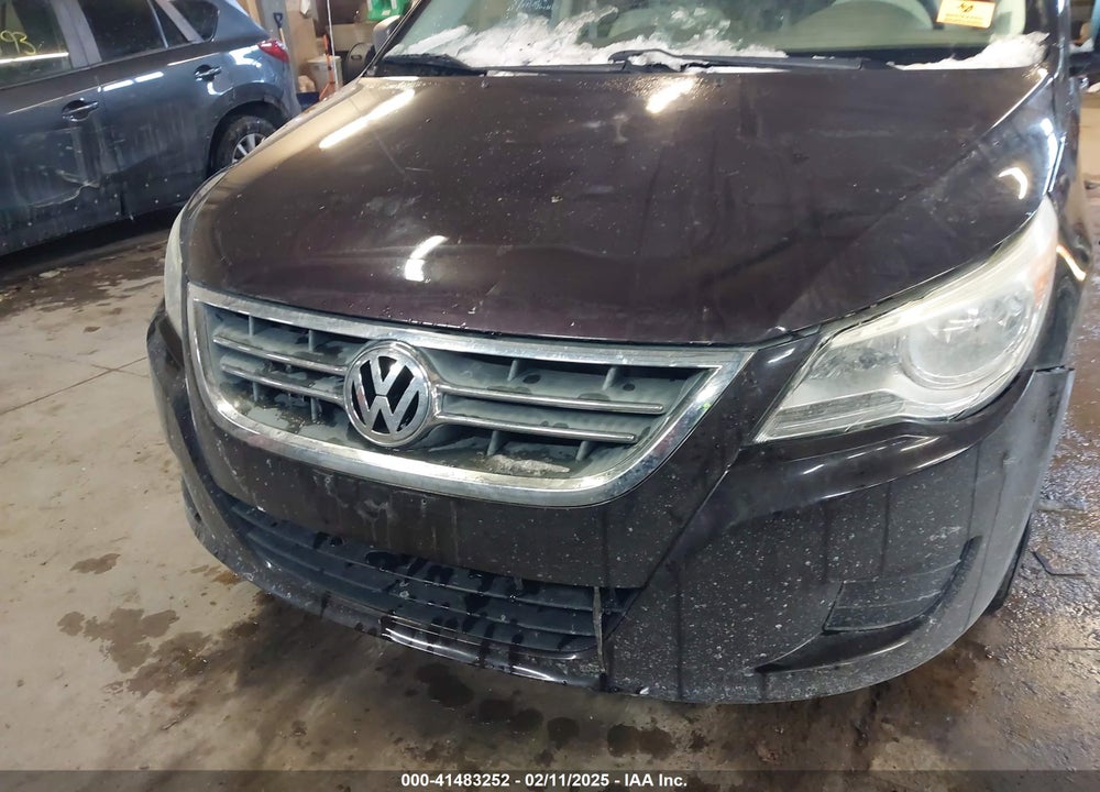 2010 VOLKSWAGEN ROUTAN SE VIN: 2V4RW3D18AR295937