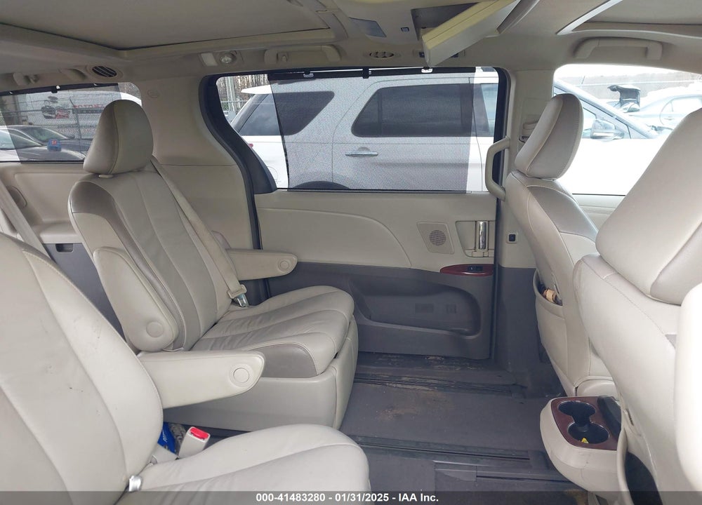 2013 TOYOTA SIENNA XLE LIMITED VIN: 5TDDK3DC7DS068591