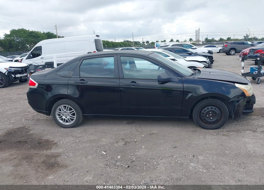 2011 FORD FOCUS VIN: 1FAHP3FN9BW180880