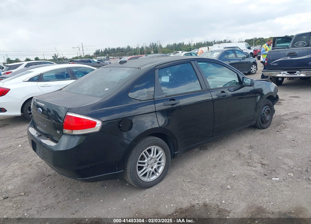 2011 FORD FOCUS VIN: 1FAHP3FN9BW180880