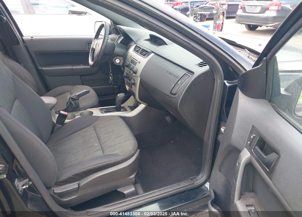 2011 FORD FOCUS VIN: 1FAHP3FN9BW180880