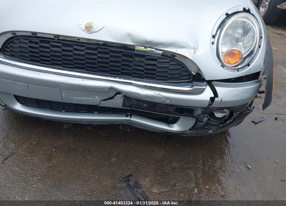 2007 MINI COOPER VIN: WMWMF33547TL67420