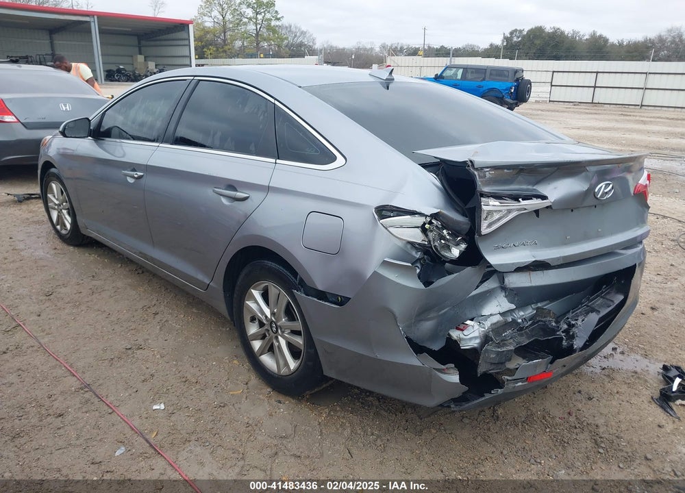 2015 HYUNDAI SONATA VIN: 5NPE24AF2FH093464
