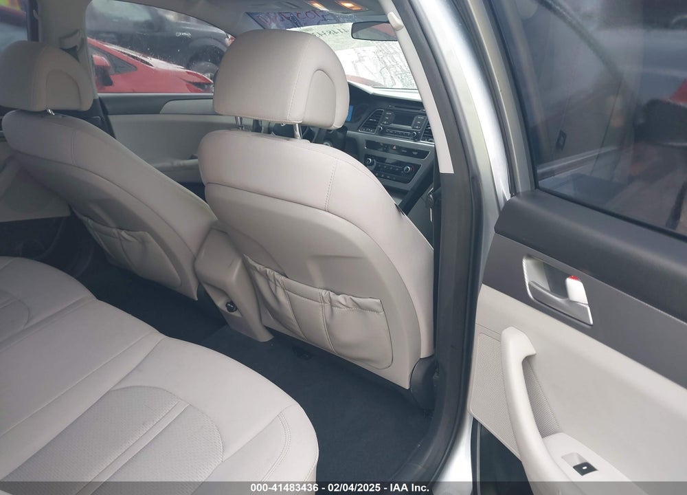 2015 HYUNDAI SONATA VIN: 5NPE24AF2FH093464