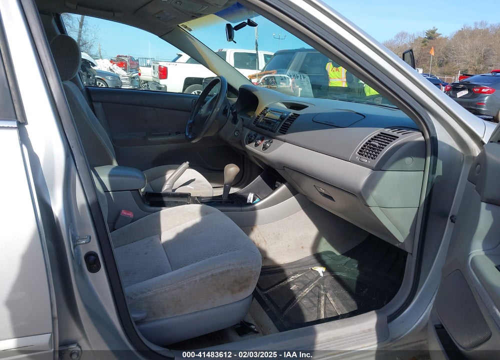 2004 TOYOTA CAMRY LE VIN: 4T1BE32K04U812564
