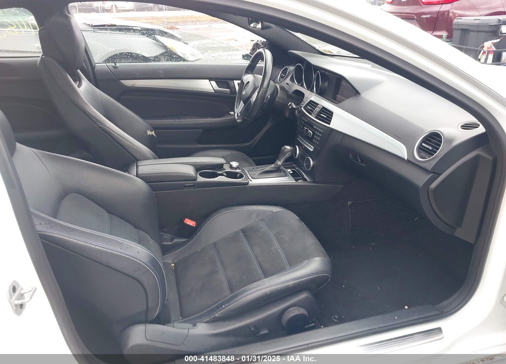 2015 MERCEDES-BENZ C 250 VIN: WDDGJ4HB6FG401261