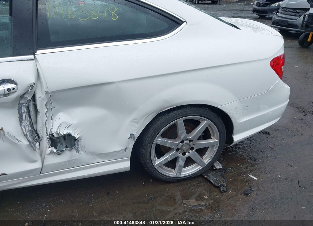 2015 MERCEDES-BENZ C 250 VIN: WDDGJ4HB6FG401261