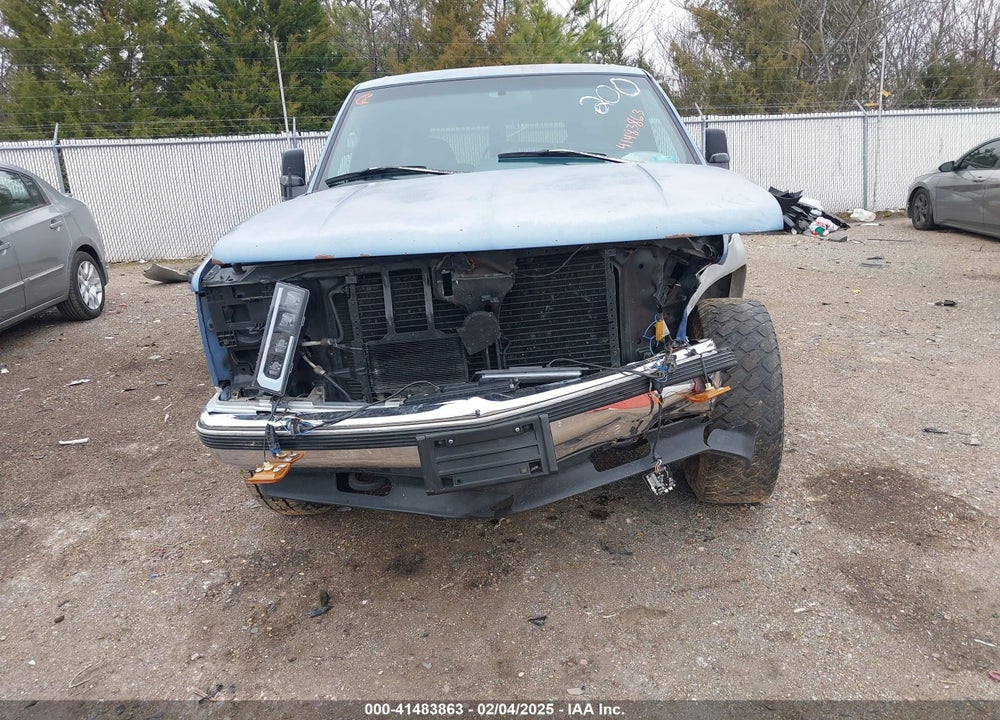 1996 CHEVROLET SUBURBAN K1500 VIN: 1GNFK16R4TJ323375