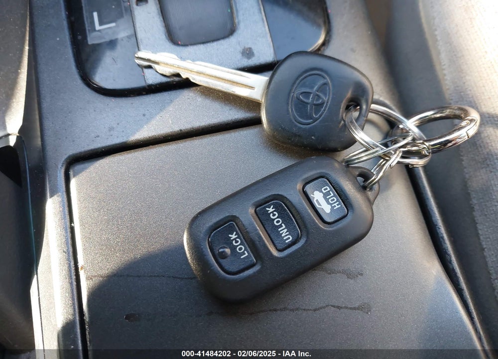2002 TOYOTA CAMRY LE V6 VIN: 4T1BF30K12U524601