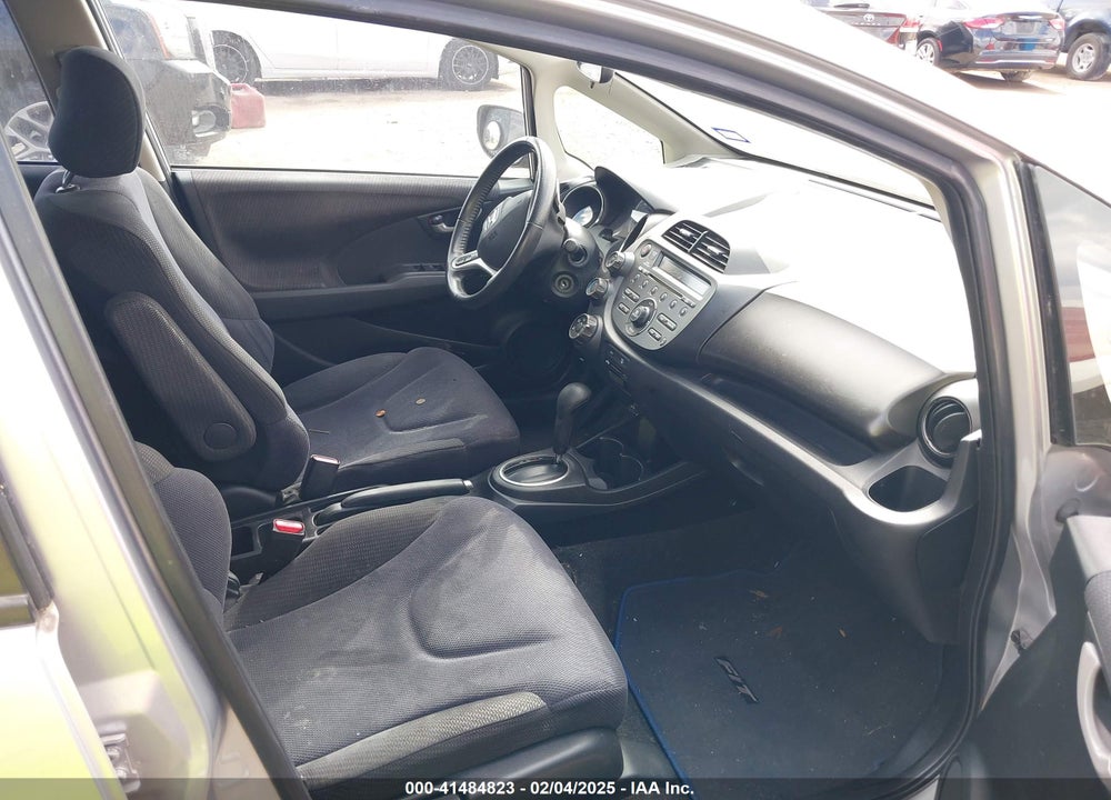 2013 HONDA FIT VIN: JHMGE8H5XDC045514