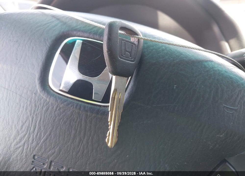 2002 HONDA CIVIC VIN: 2HGES16582H588982