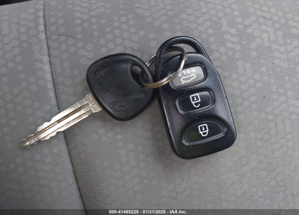 2010 HYUNDAI ELANTRA VIN: KMHDU4AD8AU019285