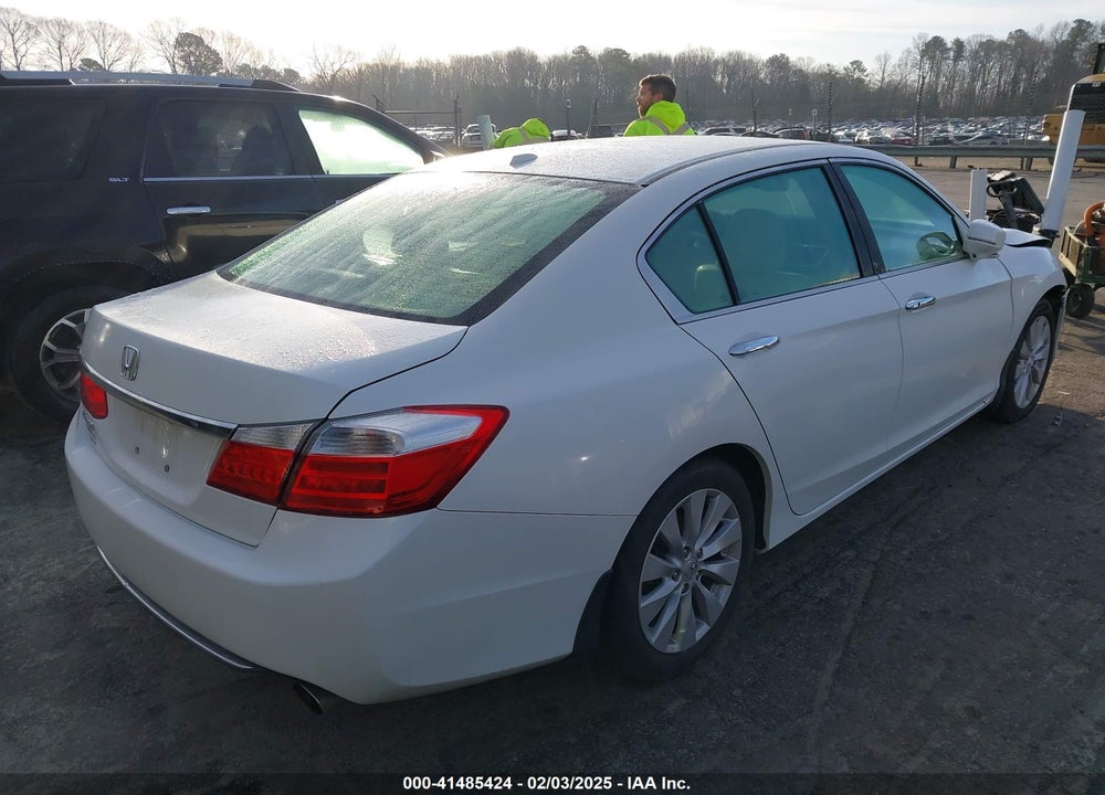2014 HONDA ACCORD VIN: 1HGCR2F85EA009064