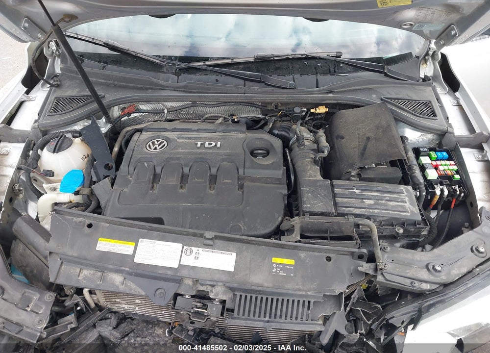 2015 VOLKSWAGEN PASSAT VIN: 1VWCV7A38FC120598