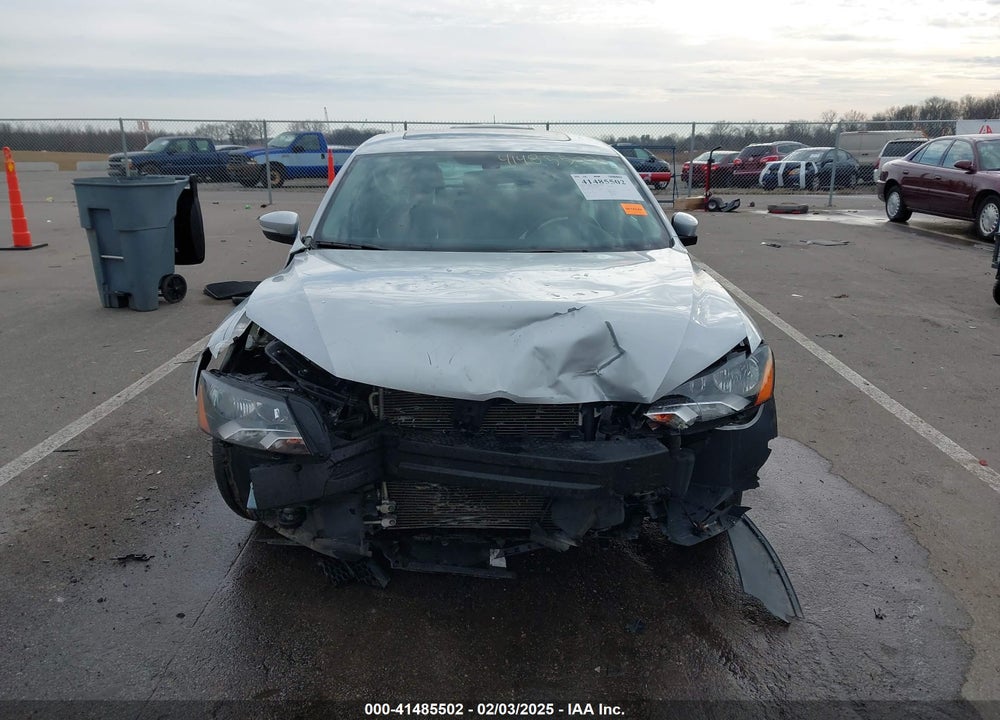 2015 VOLKSWAGEN PASSAT VIN: 1VWCV7A38FC120598