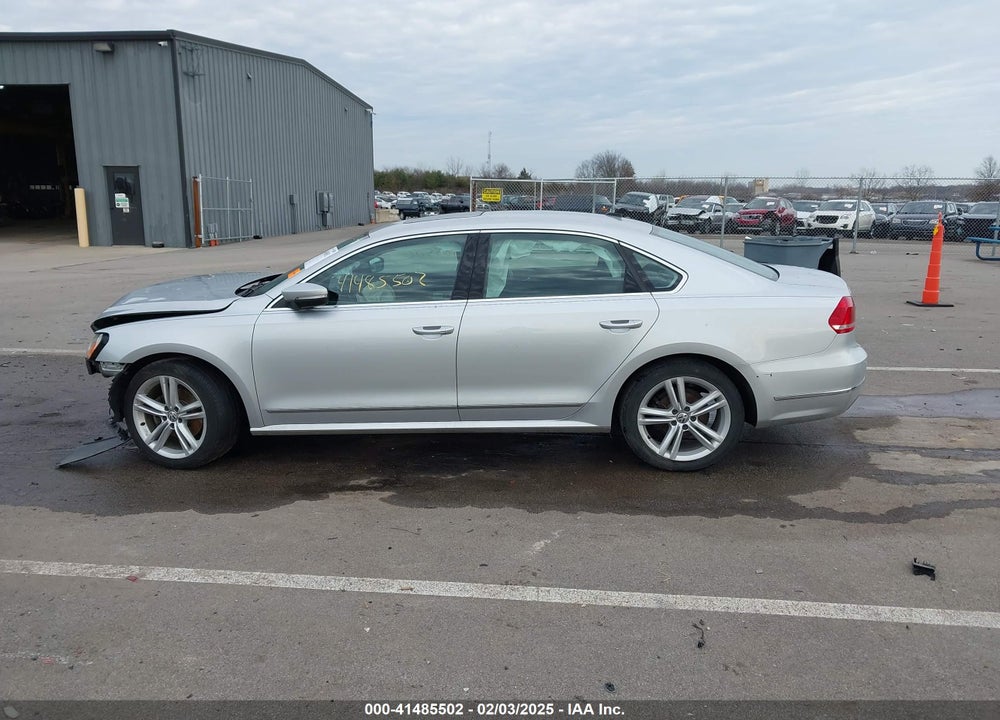 2015 VOLKSWAGEN PASSAT VIN: 1VWCV7A38FC120598