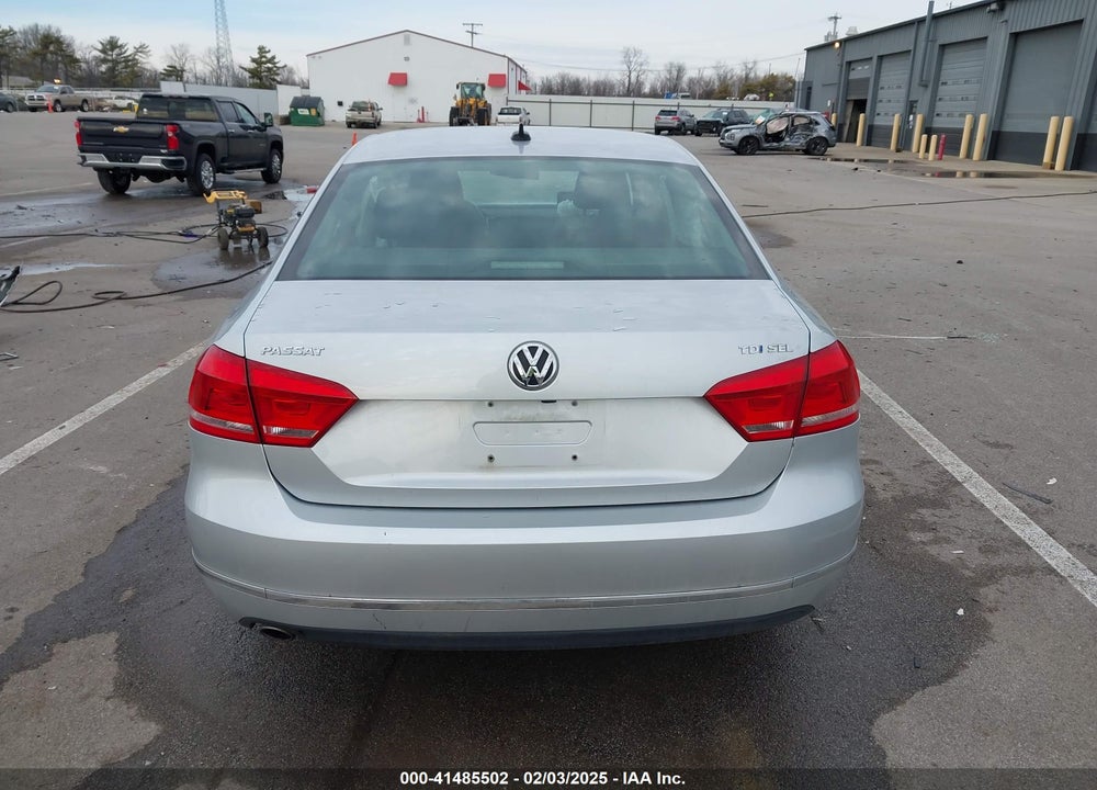 2015 VOLKSWAGEN PASSAT VIN: 1VWCV7A38FC120598