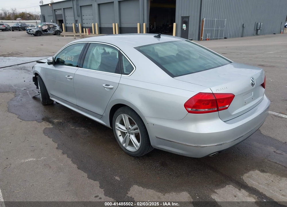 2015 VOLKSWAGEN PASSAT VIN: 1VWCV7A38FC120598
