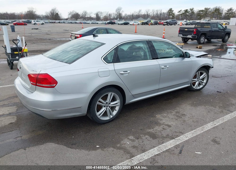 2015 VOLKSWAGEN PASSAT VIN: 1VWCV7A38FC120598
