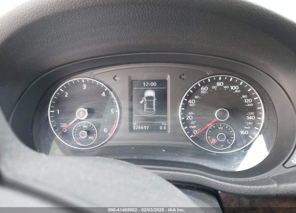 2015 VOLKSWAGEN PASSAT VIN: 1VWCV7A38FC120598