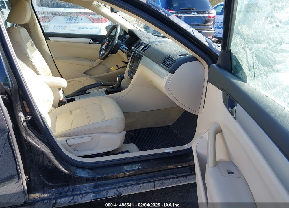 2012 VOLKSWAGEN PASSAT 2.5L SE VIN: 1VWBP7A3XCC009102