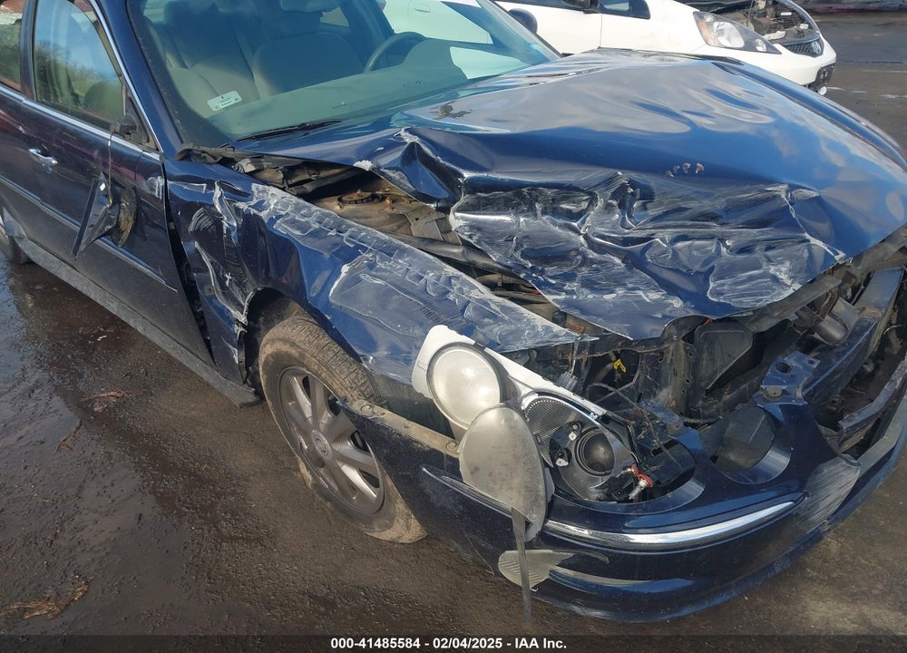 2008 BUICK LACROSSE CX VIN: 2G4WC582981255732