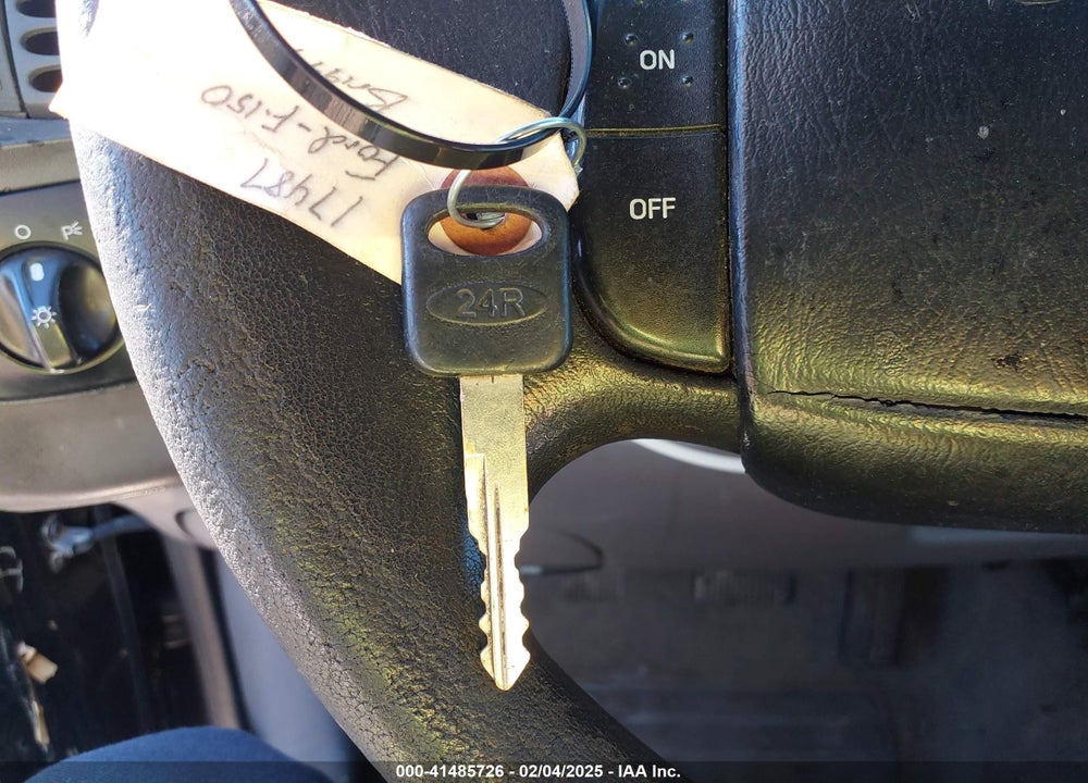 1998 FORD F-150 STANDARD/XL/XLT VIN: 1FTZF1720WNA47186