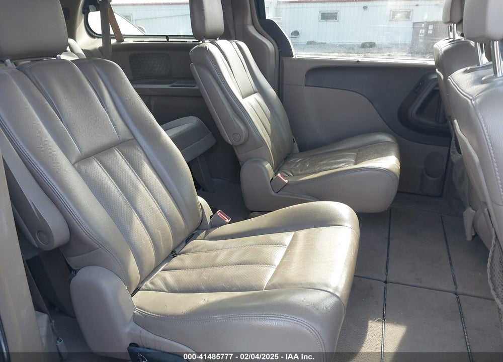 2011 CHRYSLER TOWN & COUNTRY TOURING-L VIN: 2A4RR8DG3BR619178