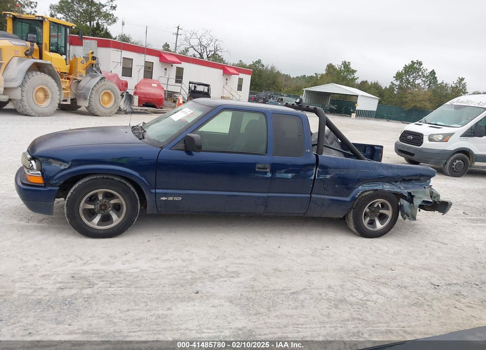 1999 CHEVROLET S-10 LS VIN: 1GCCS19X8X8168896