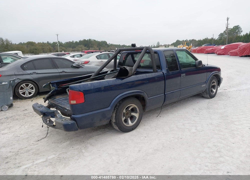 1999 CHEVROLET S-10 LS VIN: 1GCCS19X8X8168896