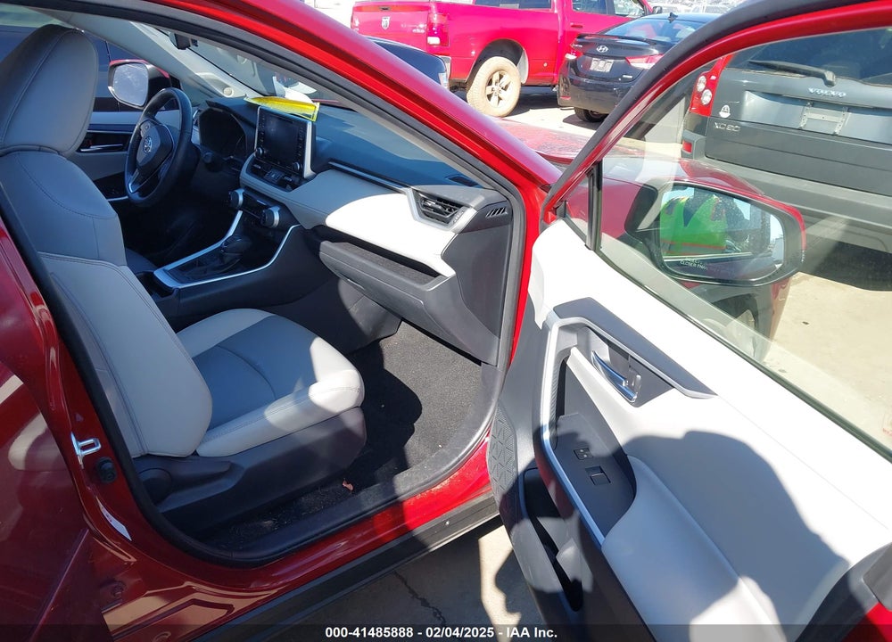 2019 TOYOTA RAV4 VIN: JTMC1RFV2KD019453