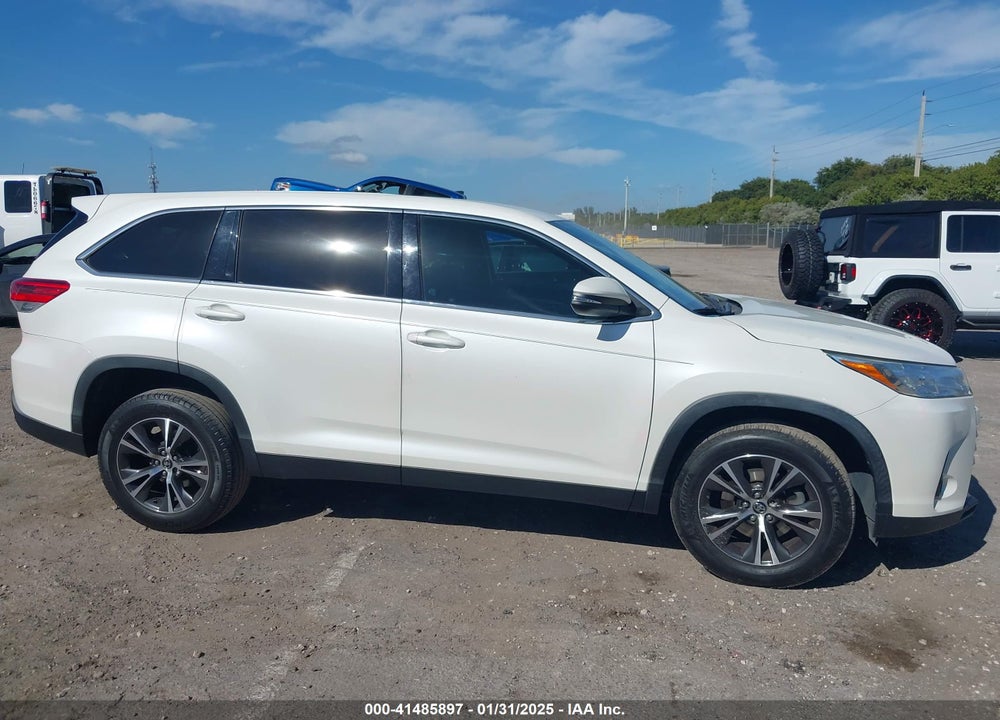 2019 TOYOTA HIGHLANDER LE VIN: 5TDZARFH0KS056736