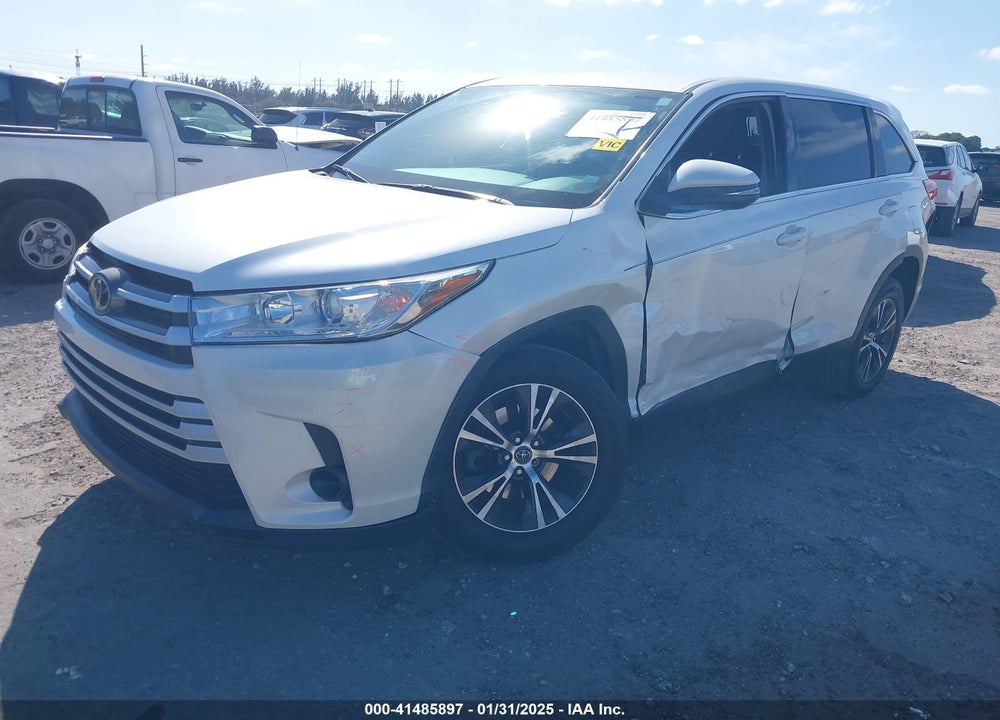 2019 TOYOTA HIGHLANDER LE VIN: 5TDZARFH0KS056736