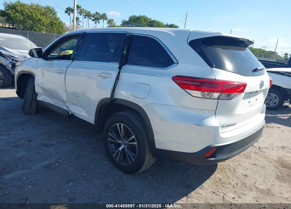 2019 TOYOTA HIGHLANDER LE VIN: 5TDZARFH0KS056736
