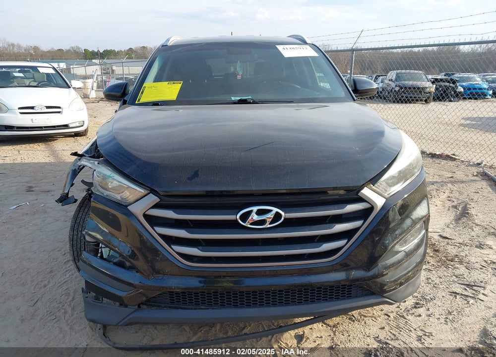 2016 HYUNDAI TUCSON SE VIN: KM8J33A44GU221033