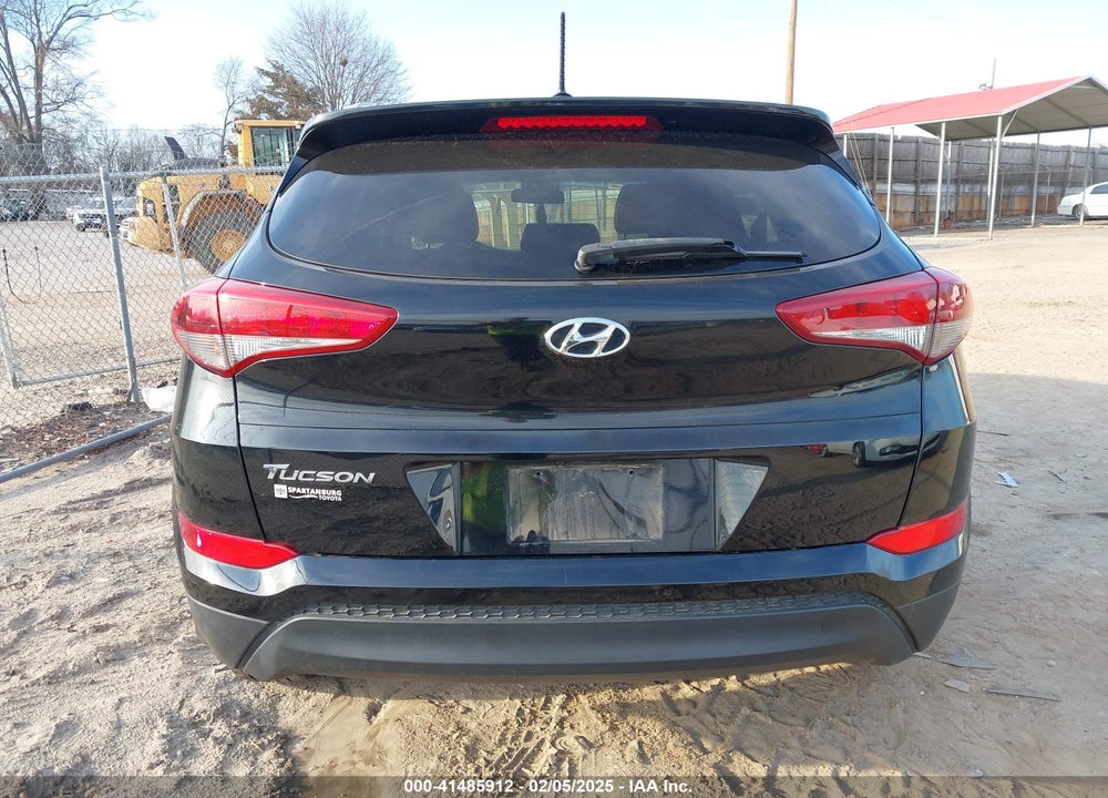2016 HYUNDAI TUCSON SE VIN: KM8J33A44GU221033