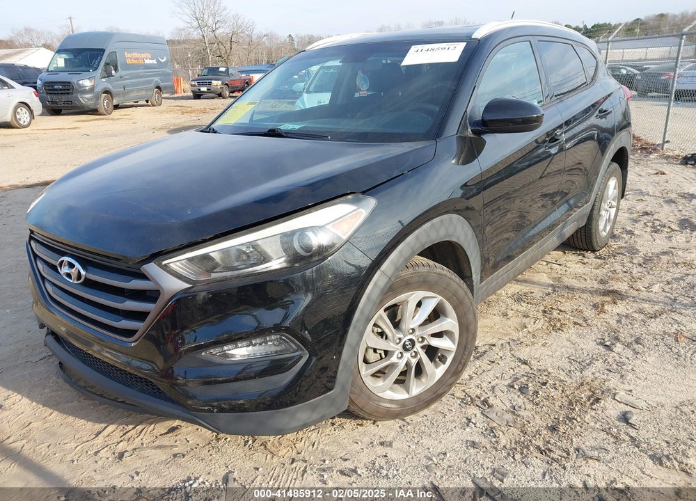 2016 HYUNDAI TUCSON SE VIN: KM8J33A44GU221033