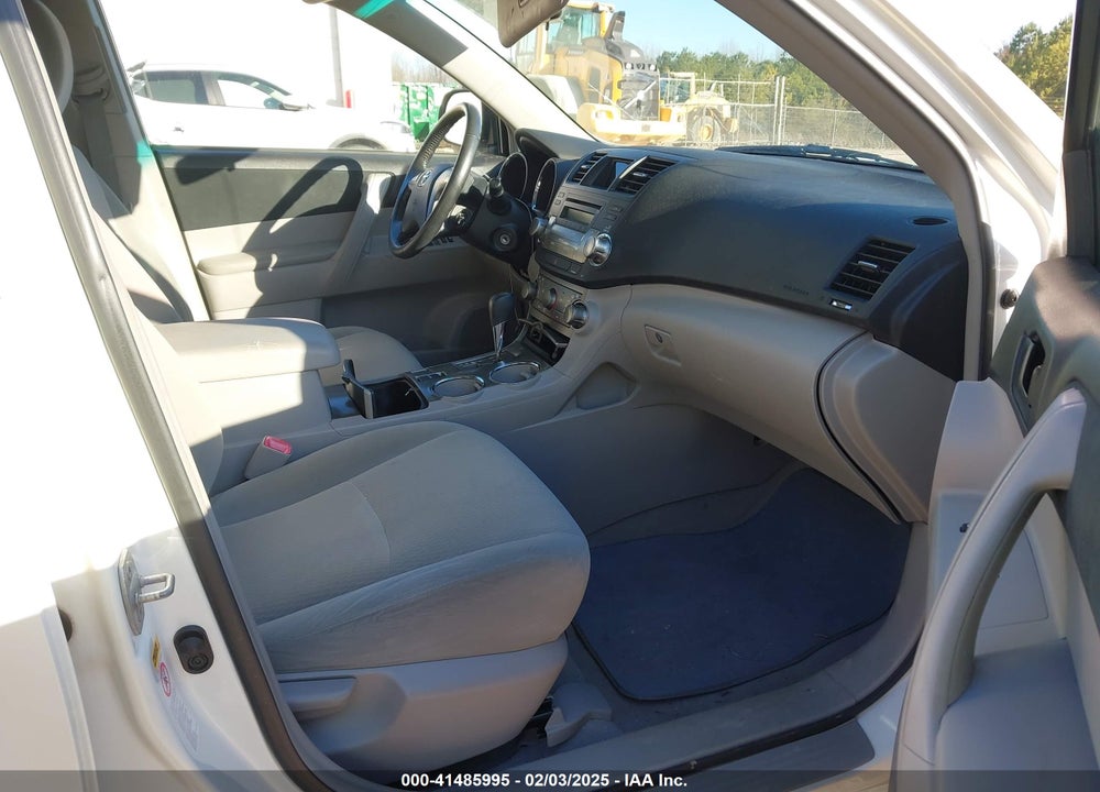 2010 TOYOTA HIGHLANDER BASE V6 VIN: 5TDZK3EH0AS002766