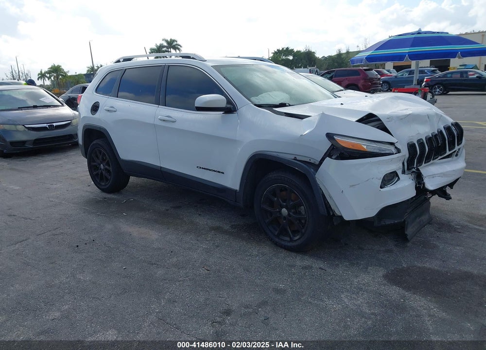 2016 JEEP CHEROKEE LATITUDE VIN: 1C4PJLCB3GW135247