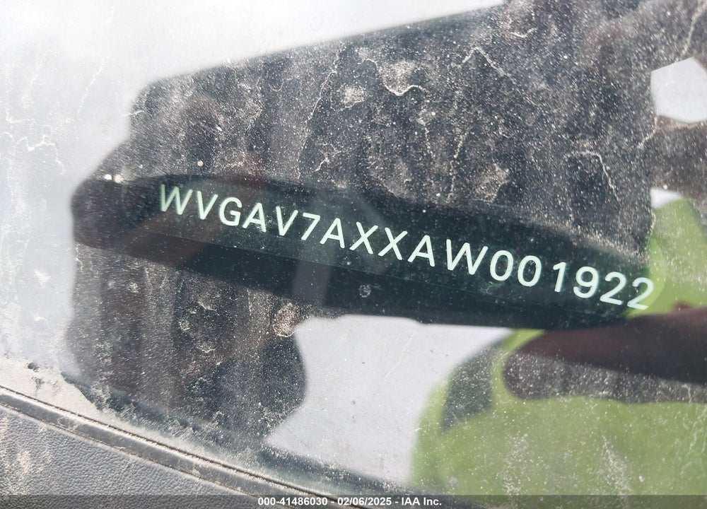 2010 VOLKSWAGEN TIGUAN VIN: WVGAV7AXXAW001922