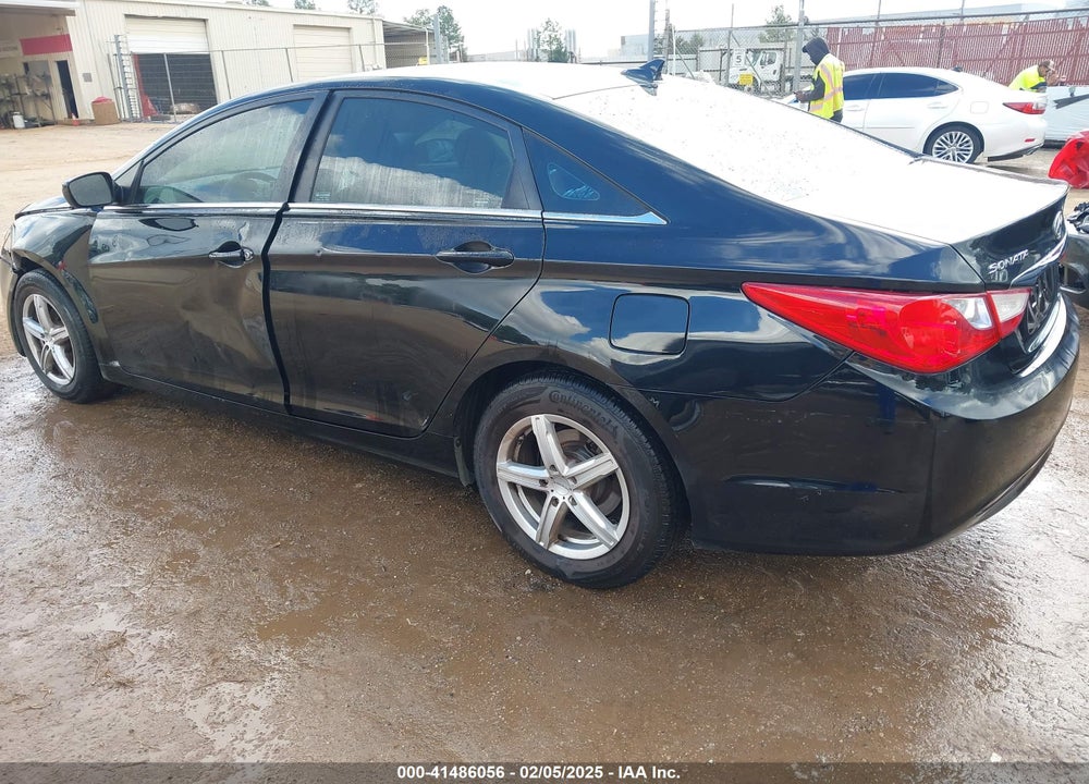 2013 HYUNDAI SONATA VIN: 5NPEB4AC4DH724749