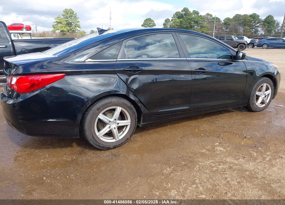2013 HYUNDAI SONATA VIN: 5NPEB4AC4DH724749