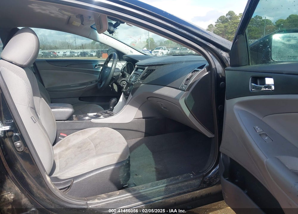 2013 HYUNDAI SONATA VIN: 5NPEB4AC4DH724749