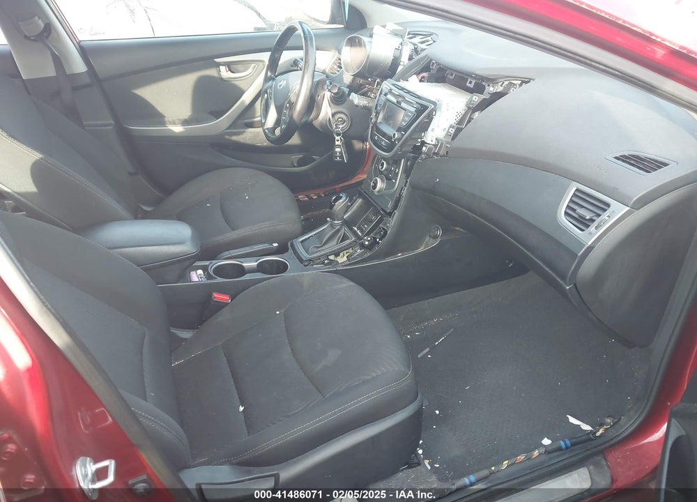 2015 HYUNDAI ELANTRA VIN: 5NPDH4AE8FH558623