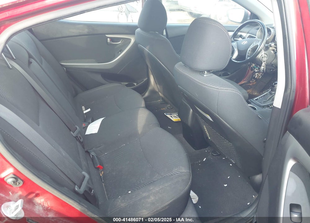 2015 HYUNDAI ELANTRA VIN: 5NPDH4AE8FH558623
