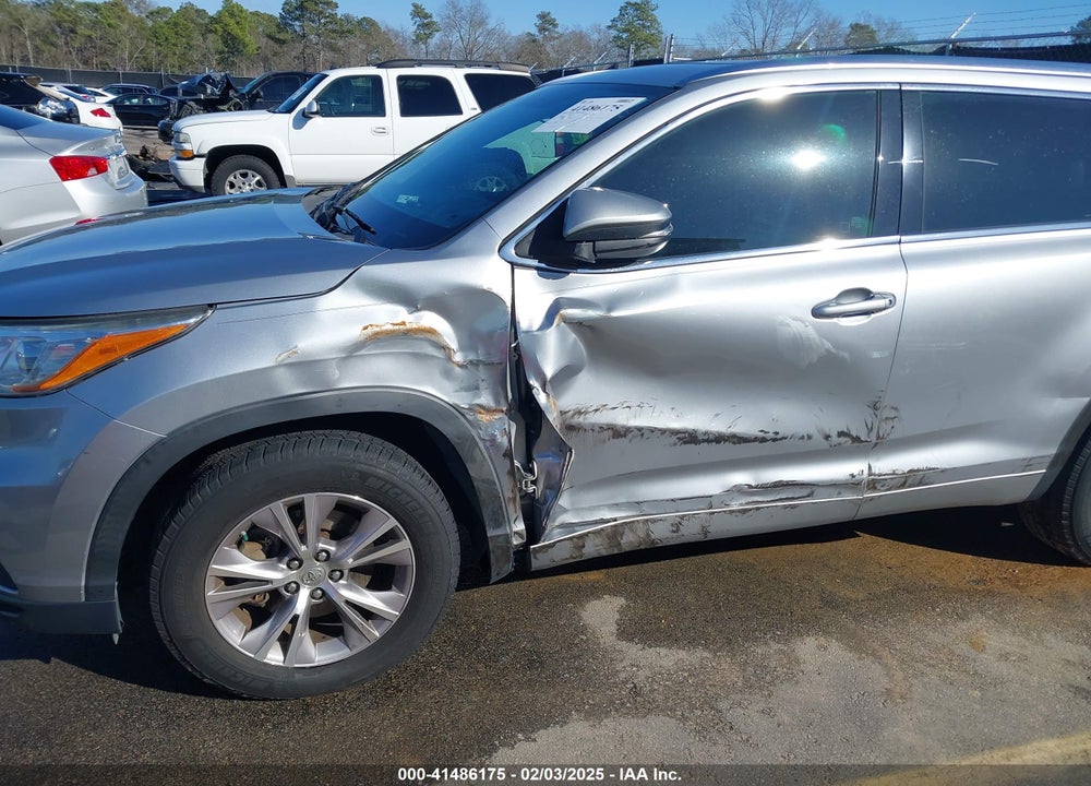 2015 TOYOTA HIGHLANDER XLE V6 VIN: 5TDKKRFH4FS040866