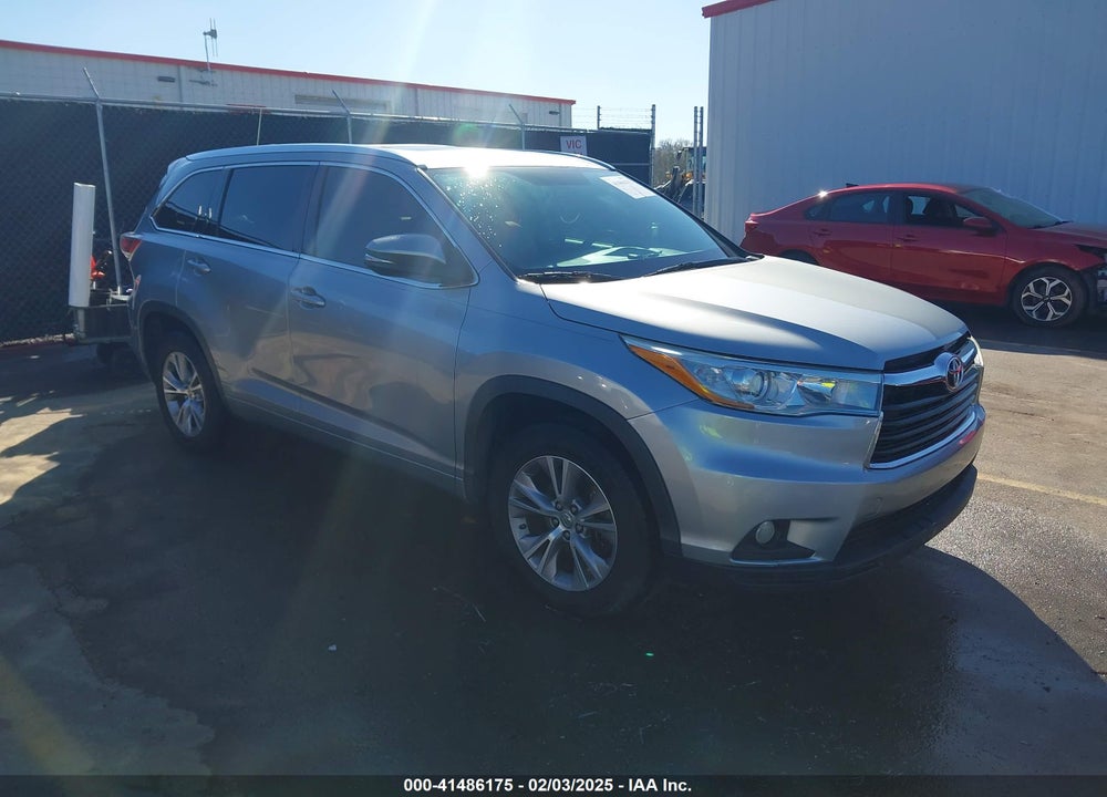 2015 TOYOTA HIGHLANDER XLE V6 VIN: 5TDKKRFH4FS040866