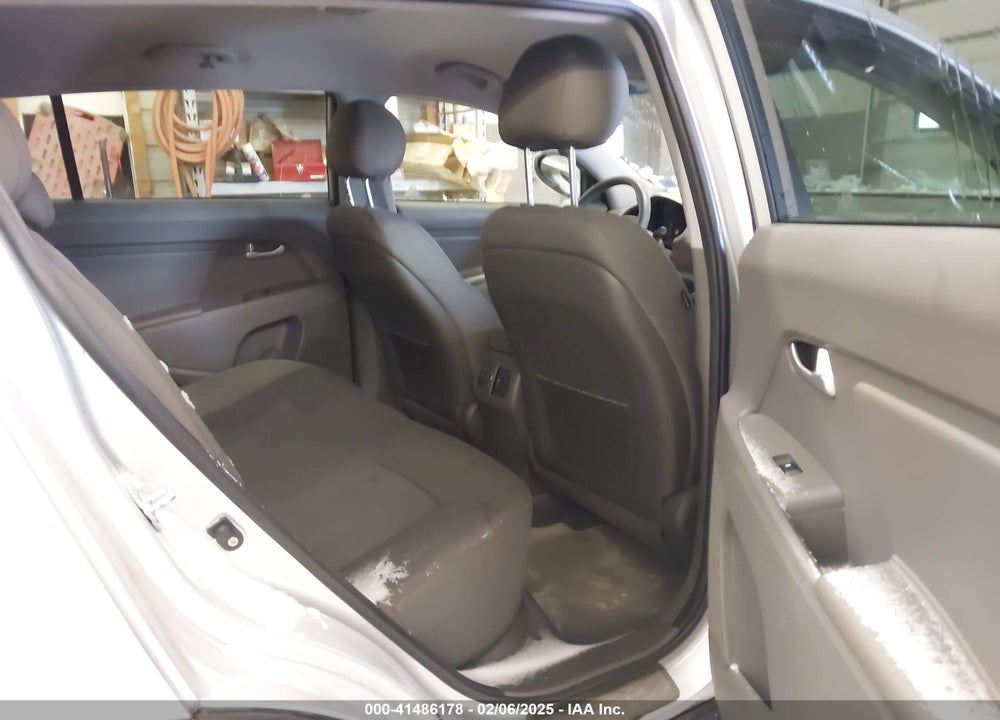 2016 KIA SPORTAGE VIN: KNDPBCAC3G7851214