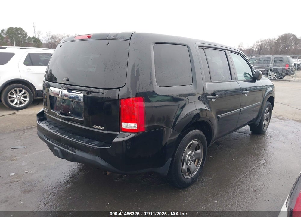 2015 HONDA PILOT LX VIN: 5FNYF4H27FB049995