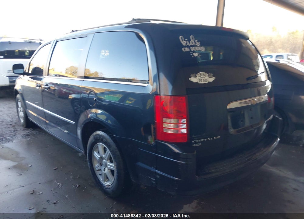 2010 CHRYSLER TOWN & COUNTRY VIN: 2A4RR5DX2AR124323
